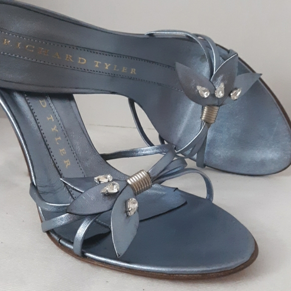 🎉H.P.🎉 RICHARD TYLER HEELS - Picture 1 of 6